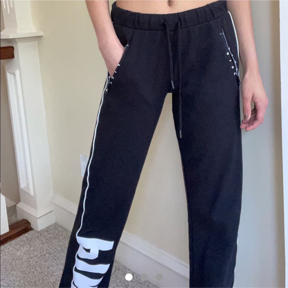 VS PINK Wide leg Sweatpants🖤💗